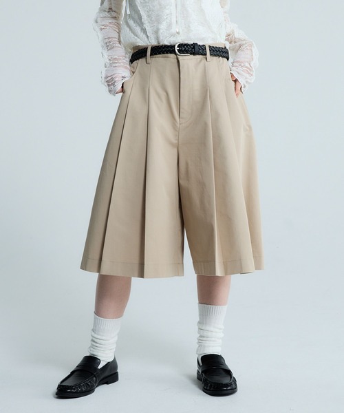 JEANASIS（ジーナシス）の「タックプリーツハーフパンツ/657335（その他パンツ・レディース・ブラック/ベージュ・FREE）」の2枚目の写真