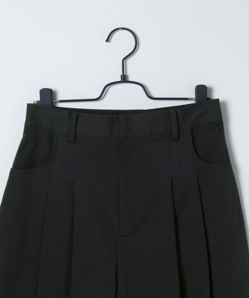 JEANASIS（ジーナシス）の「タックプリーツハーフパンツ/657335（その他パンツ・レディース・ブラック/ベージュ・FREE）」の4枚目の写真