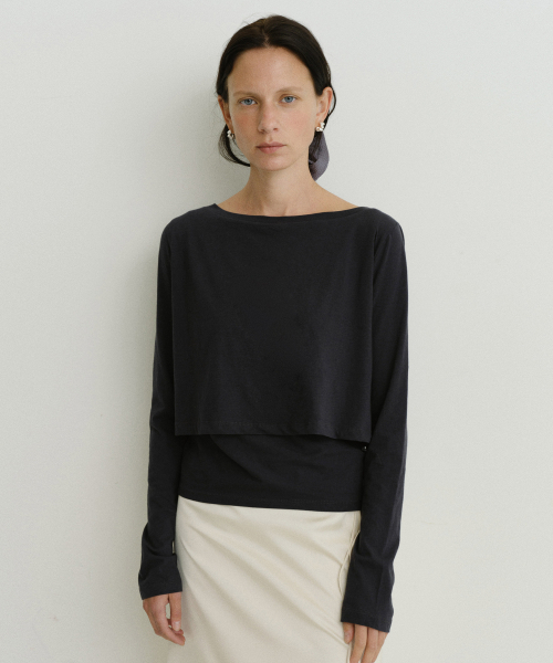 URAGO(ユラーゴ)の「Layered boatneck t-shirt(Tシャツ/カットソー・レディース・アイボリー/ネイビー・FREE)」の3枚目の写真