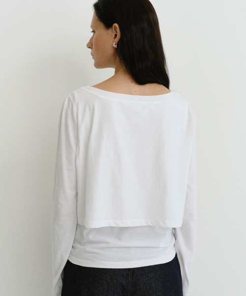 URAGO(ユラーゴ)の「Layered boatneck t-shirt(Tシャツ/カットソー・レディース・アイボリー/ネイビー・FREE)」の6枚目の写真