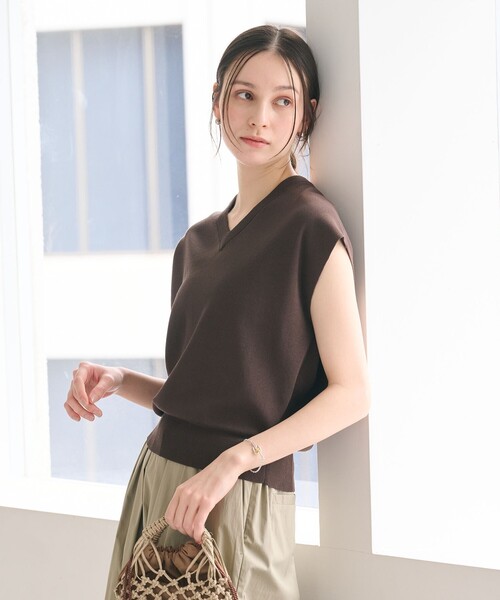 BEAUTY&YOUTH UNITED ARROWS(ビューティーアンドユースユナイテッドアローズ)の「フルニードル フレンチスリーブ ニットプルオーバー ウォッシャブル(ニット/セーター・レディース・ダークブラウン/ネイビー/オフホワイト・FREE)」の1枚目の写真
