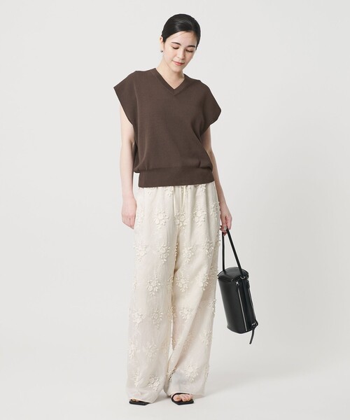 BEAUTY&YOUTH UNITED ARROWS(ビューティーアンドユースユナイテッドアローズ)の「フルニードル フレンチスリーブ ニットプルオーバー ウォッシャブル(ニット/セーター・レディース・ダークブラウン/ネイビー/オフホワイト・FREE)」の13枚目の写真