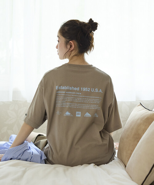 FREAK'S STORE(フリークスストア)の「<UVカット・接触冷感・吸水速乾>KELTY×FREAK’S STORE/ケルティ 別注 ビッグシルエット ヒストリーロゴ バックプリント Tシャツ 限定展開(Tシャツ/カットソー・メンズ・スミクロ/ベージュ/ピンク/ホワイト/杢グレー・LARGE/MEDIUM/SMALL)」の12枚目の写真