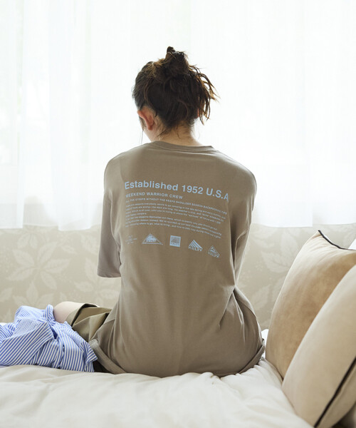 FREAK'S STORE(フリークスストア)の「<UVカット・接触冷感・吸水速乾>KELTY×FREAK’S STORE/ケルティ 別注 ビッグシルエット ヒストリーロゴ バックプリント Tシャツ 限定展開(Tシャツ/カットソー・メンズ・スミクロ/ベージュ/ピンク/ホワイト/杢グレー・LARGE/MEDIUM/SMALL)」の13枚目の写真