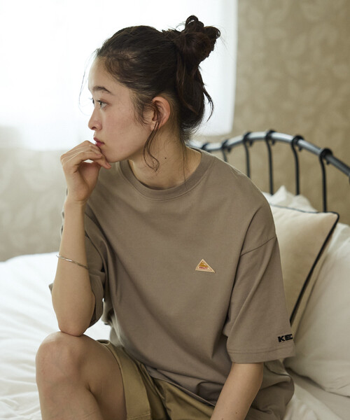 FREAK'S STORE(フリークスストア)の「<UVカット・接触冷感・吸水速乾>KELTY×FREAK’S STORE/ケルティ 別注 ビッグシルエット ヒストリーロゴ バックプリント Tシャツ 限定展開(Tシャツ/カットソー・メンズ・スミクロ/ベージュ/ピンク/ホワイト/杢グレー・LARGE/MEDIUM/SMALL)」の7枚目の写真