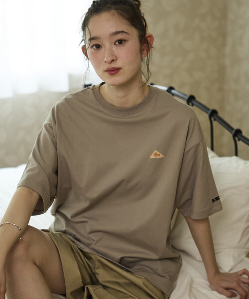 FREAK'S STORE(フリークスストア)の「<UVカット・接触冷感・吸水速乾>KELTY×FREAK’S STORE/ケルティ 別注 ビッグシルエット ヒストリーロゴ バックプリント Tシャツ 限定展開(Tシャツ/カットソー・メンズ・スミクロ/ベージュ/ピンク/ホワイト/杢グレー・LARGE/MEDIUM/SMALL)」の8枚目の写真