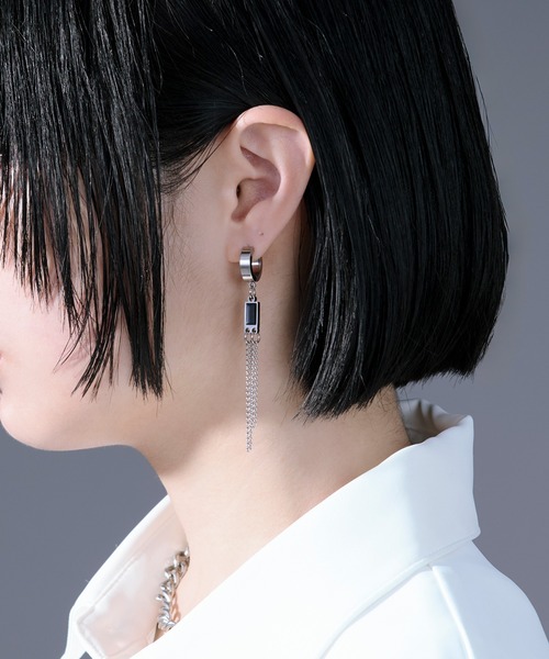 Ellno Loset(エルノロゼット)の「black stone pierced earrings /ブラックストーンピアス(ピアス(片耳用)・メンズ・シルバー・FREE)」の3枚目の写真