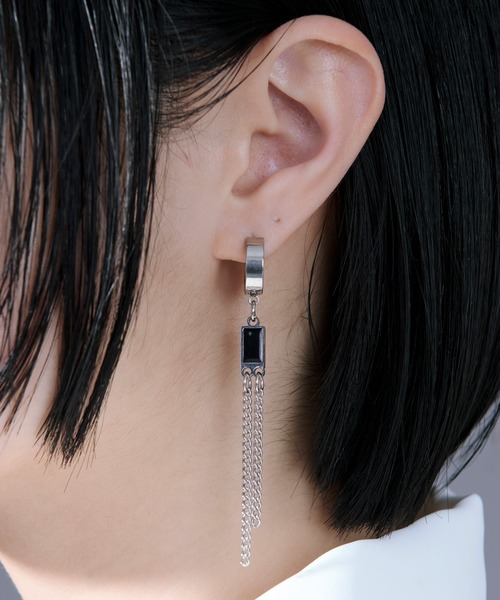 Ellno Loset(エルノロゼット)の「black stone pierced earrings /ブラックストーンピアス(ピアス(片耳用)・メンズ・シルバー・FREE)」の2枚目の写真