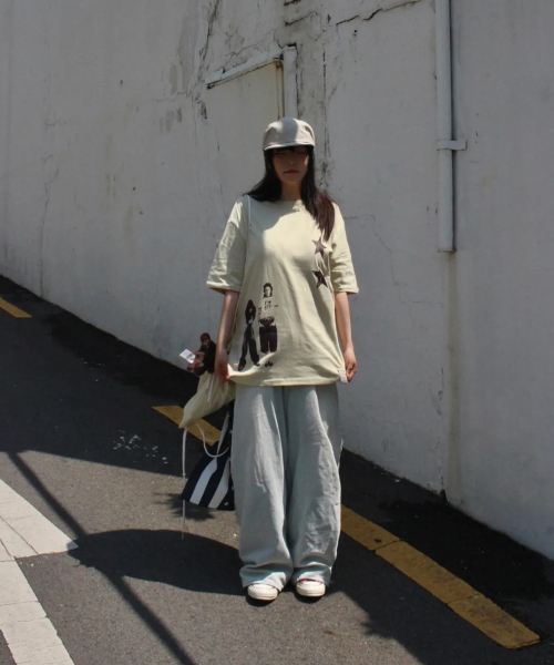 GRAVER（グレーバー）の「[ユニセックス]STAR3 半袖Tシャツ_7カラー（Tシャツ/カットソー・レディース・ブラック/ホワイト/ベージュ/ライトグレー/チャコールグレー/コバルトブルー/ネイビー/ダークグレー/ブラック系その他・MEDIUM/SMALL/LARGE/X-LARGE）」の16枚目の写真