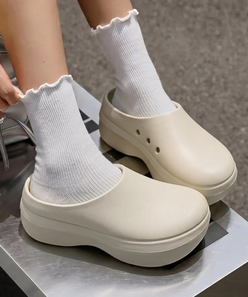 yuue' ( wear )（ユーイ）の「厚底クロッグシューズ/ボリュームサボサンダル（スリッポン・レディース・ブラック/ホワイト/ベージュ・L/M）」の3枚目の写真