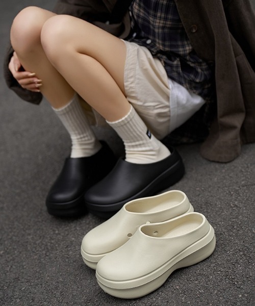 yuue' ( wear )（ユーイ）の「厚底クロッグシューズ/ボリュームサボサンダル（スリッポン・レディース・ブラック/ホワイト/ベージュ・L/M）」の20枚目の写真