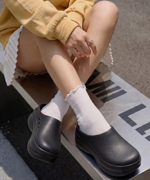 yuue' ( wear )（ユーイ）の「厚底クロッグシューズ/ボリュームサボサンダル（スリッポン・レディース・ブラック/ホワイト/ベージュ・L/M）」の11枚目の写真