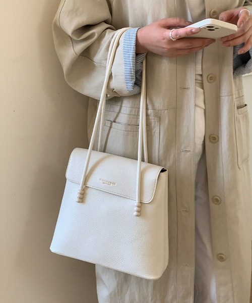LA VORAGINE（ラ ヴォラジネ）の「ヴィンテージ レザータッチトート 大容量 シンプル 通勤用（トートバッグ・レディース・ブラウン/ブラック/モカ/オフホワイト・FREE）」の2枚目の写真