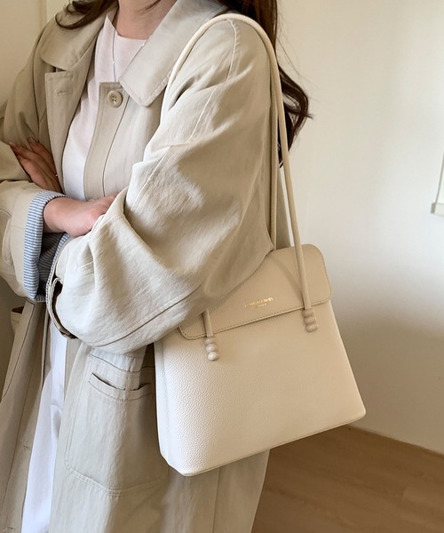 LA VORAGINE（ラ ヴォラジネ）の「ヴィンテージ レザータッチトート 大容量 シンプル 通勤用（トートバッグ・レディース・ブラウン/ブラック/モカ/オフホワイト・FREE）」の17枚目の写真