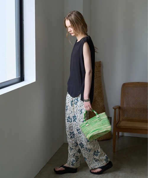 RNA-N(アールエヌエーエヌ)の「M2660 COTTON/HEMPタンク(Tシャツ/カットソー・レディース・キナリ/ブラック/オフホワイト・FREE)」の11枚目の写真