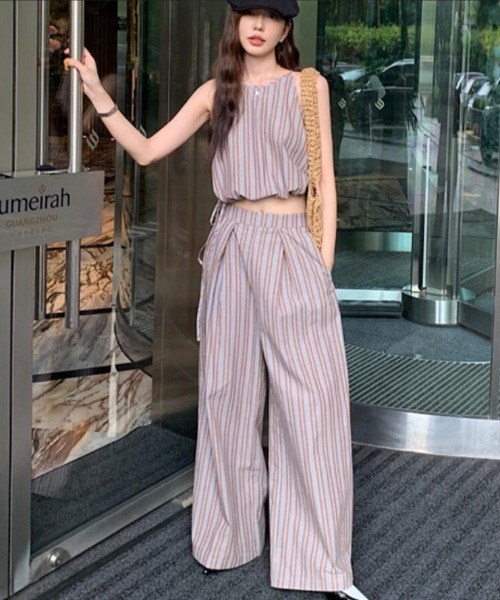 semplice(センプリチェ)の「ストライプクロップドトップス × ハイウエストタックワイドパンツ セットアップ(セットアップ・レディース・キャメル/ネイビー・F)」の8枚目の写真