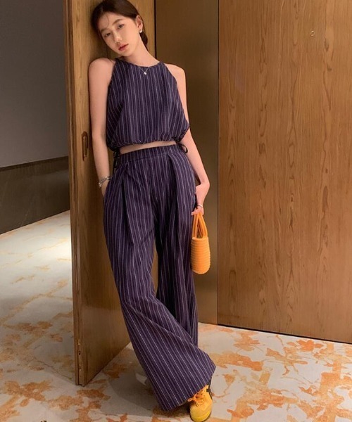 semplice(センプリチェ)の「ストライプクロップドトップス × ハイウエストタックワイドパンツ セットアップ(セットアップ・レディース・キャメル/ネイビー・F)」の14枚目の写真