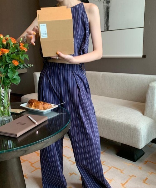 semplice(センプリチェ)の「ストライプクロップドトップス × ハイウエストタックワイドパンツ セットアップ(セットアップ・レディース・キャメル/ネイビー・F)」の15枚目の写真