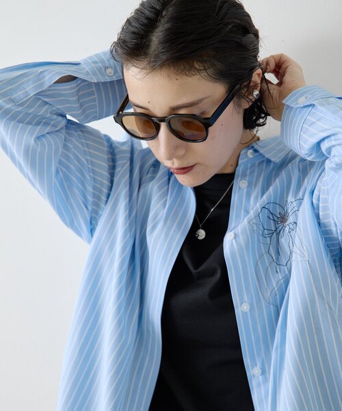 ear PAPILLONNER(イアパピヨネ)の「【A.KJAERBEDE(エキアビド)】ZAN26SS/サングラス(その他雑貨・レディース・ブラック/グレイッシュベージュ・FREE)」の4枚目の写真