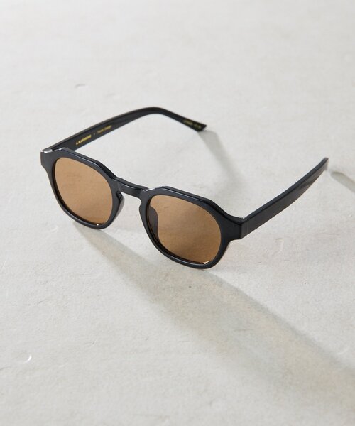 ear PAPILLONNER(イアパピヨネ)の「【A.KJAERBEDE(エキアビド)】ZAN26SS/サングラス(その他雑貨・レディース・ブラック/グレイッシュベージュ・FREE)」の8枚目の写真