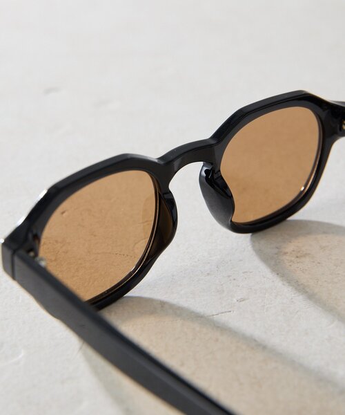ear PAPILLONNER(イアパピヨネ)の「【A.KJAERBEDE(エキアビド)】ZAN26SS/サングラス(その他雑貨・レディース・ブラック/グレイッシュベージュ・FREE)」の10枚目の写真