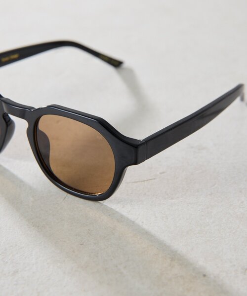ear PAPILLONNER(イアパピヨネ)の「【A.KJAERBEDE(エキアビド)】ZAN26SS/サングラス(その他雑貨・レディース・ブラック/グレイッシュベージュ・FREE)」の13枚目の写真