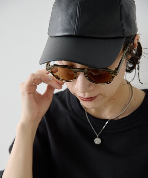 ear PAPILLONNER(イアパピヨネ)の「【A.KJAERBEDE(エキアビド)】ZAN26SS/サングラス(その他雑貨・レディース・ブラック/グレイッシュベージュ・FREE)」の16枚目の写真