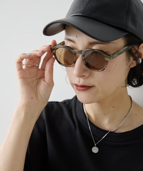 ear PAPILLONNER(イアパピヨネ)の「【A.KJAERBEDE(エキアビド)】ZAN26SS/サングラス(その他雑貨・レディース・ブラック/グレイッシュベージュ・FREE)」の18枚目の写真