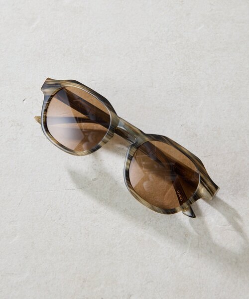 ear PAPILLONNER(イアパピヨネ)の「【A.KJAERBEDE(エキアビド)】ZAN26SS/サングラス(その他雑貨・レディース・ブラック/グレイッシュベージュ・FREE)」の20枚目の写真