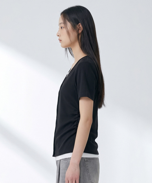 CHASECULT(チェイスカルト)の「レディース Vネックレイヤード半袖Tシャツ-FCRG5878E03(Tシャツ/カットソー・レディース・ブラック・85/90)」の3枚目の写真
