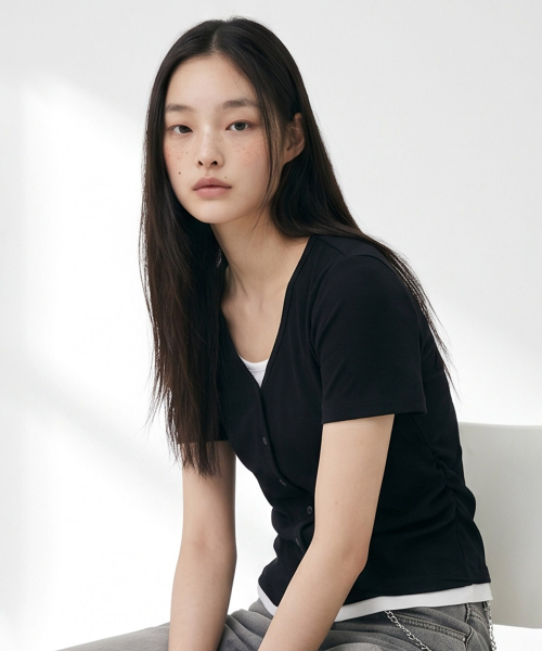 CHASECULT(チェイスカルト)の「レディース Vネックレイヤード半袖Tシャツ-FCRG5878E03(Tシャツ/カットソー・レディース・ブラック・85/90)」の5枚目の写真