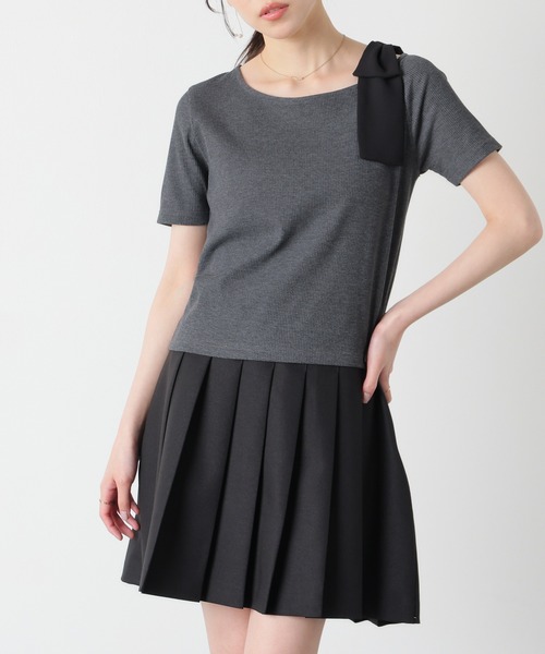 Honeys(ハニーズ)の「【ハニさら・接触冷感・UVカット】肩リボンワンショルトップス(Tシャツ/カットソー・レディース・ネイビー/アイボリー/ブラウン/ヘザーチャコール・S/M/L)」の13枚目の写真