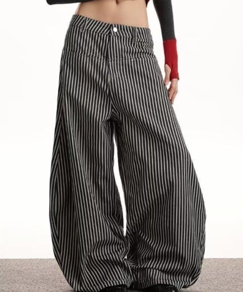 center i(センターアイ)の「ストライプバルーンデニムパンツ(デニムパンツ・レディース・ブラック・M/S)」の12枚目の写真