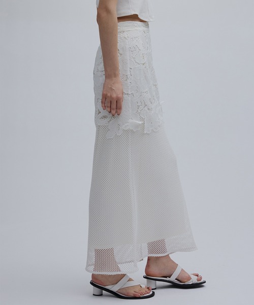 Ameri(アメリ)の「MEDI CUTWORK 3D LACE MOTIF LAYERED SKIRT(スカート・レディース・ブラック/ホワイト・MEDIUM/SMALL)」の3枚目の写真