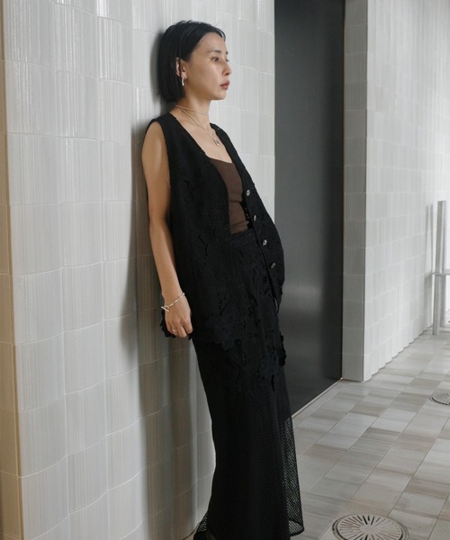 Ameri(アメリ)の「MEDI CUTWORK 3D LACE MOTIF LAYERED SKIRT(スカート・レディース・ブラック/ホワイト・MEDIUM/SMALL)」の19枚目の写真