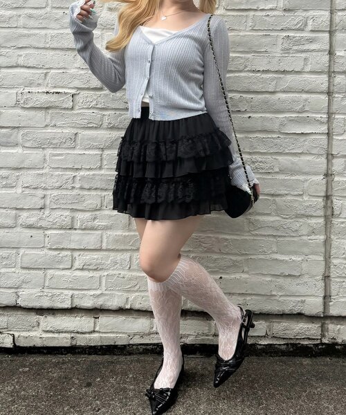 continuer de NICE CLAUP(コンティニューデナイスクラップ)の「ハートボタン袖レースラメカーディガン(カーディガン/ボレロ・レディース・アイボリー/ブラウン/ピンク/サックスブルー/ブラック・FREE)」の12枚目の写真