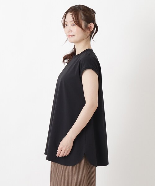 one'sterrace(ワンズテラス)の「【ひんやり】接触冷感 フレンチスリーブフレアプルオーバー(Tシャツ/カットソー・レディース・アイボリー系8/ブラック系8/ブルー系その他7・02)」の4枚目の写真