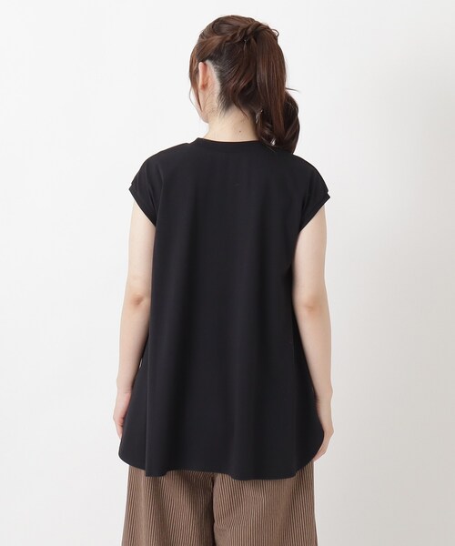 one'sterrace(ワンズテラス)の「【ひんやり】接触冷感 フレンチスリーブフレアプルオーバー(Tシャツ/カットソー・レディース・アイボリー系8/ブラック系8/ブルー系その他7・02)」の5枚目の写真