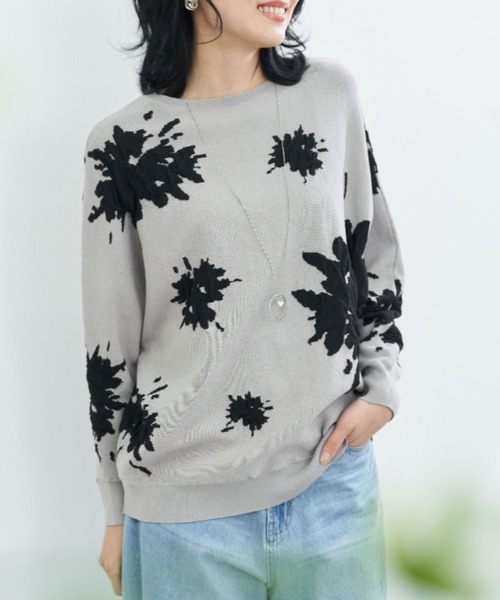 BELLUNA(ベルーナ)の「大人の花柄ジャカードニットプルオーバー(ニット/セーター・レディース・グレー系/チャコール・FREE)」の19枚目の写真