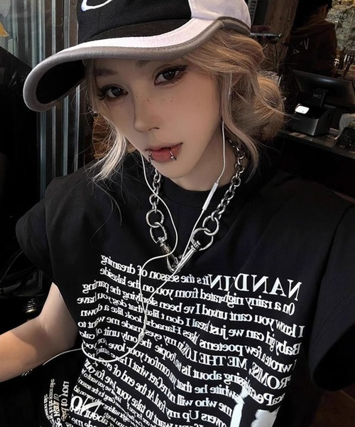 SHEPP(シープ)の「グラフィック テキストプリント オーバーサイズ 半袖ロンT カットソー(Tシャツ/カットソー・レディース・ブラック・L/M)」の3枚目の写真