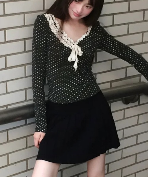 AsheKsha(アシクシャ)の「26AW レース Vネックフリルリボン ドット柄スリム長袖トップス(Tシャツ/カットソー・レディース・ダークグレー・M)」の6枚目の写真