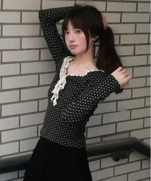 AsheKsha(アシクシャ)の「26AW レース Vネックフリルリボン ドット柄スリム長袖トップス(Tシャツ/カットソー・レディース・ダークグレー・M)」の7枚目の写真