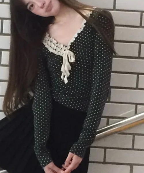 AsheKsha(アシクシャ)の「26AW レース Vネックフリルリボン ドット柄スリム長袖トップス(Tシャツ/カットソー・レディース・ダークグレー・M)」の10枚目の写真