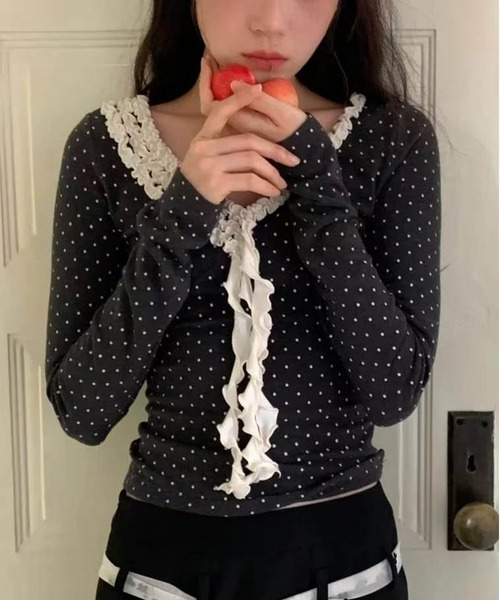 AsheKsha(アシクシャ)の「26AW レース Vネックフリルリボン ドット柄スリム長袖トップス(Tシャツ/カットソー・レディース・ダークグレー・M)」の13枚目の写真