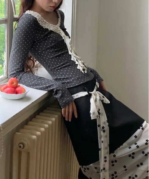 AsheKsha(アシクシャ)の「26AW レース Vネックフリルリボン ドット柄スリム長袖トップス(Tシャツ/カットソー・レディース・ダークグレー・M)」の16枚目の写真