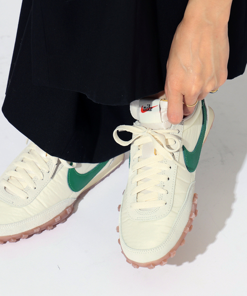 NIKE(ナイキ)の「【NIKE/ ナイキ】WAFFLE RACER(スニーカー・レディース・ブラック/ホワイト・24cm/25cm/24.5cm)」の2枚目の写真