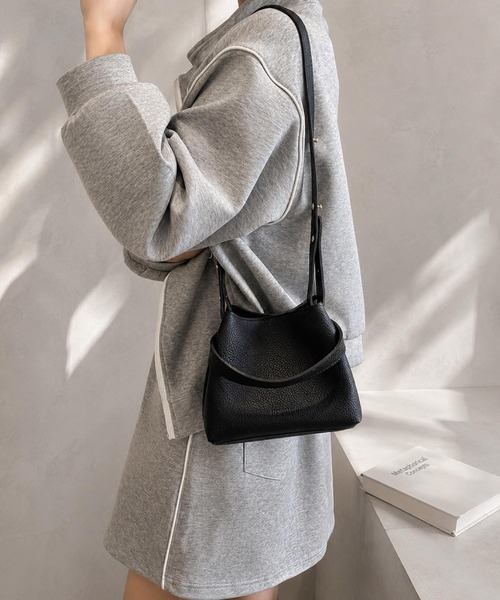 TONE SELECT GOODS(トーンセレクトグッズ)の「LESRIRE/ シボレザー風2WAYショルダーバッグ L9389(ショルダーバッグ・レディース・ホワイト/ベージュ/ブラック/ブラウン・FREE)」の8枚目の写真