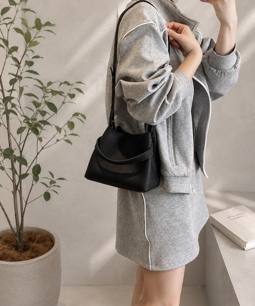 TONE SELECT GOODS(トーンセレクトグッズ)の「LESRIRE/ シボレザー風2WAYショルダーバッグ L9389(ショルダーバッグ・レディース・ホワイト/ベージュ/ブラック/ブラウン・FREE)」の9枚目の写真