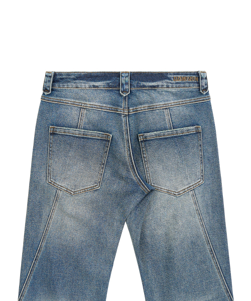 ZIZEMUSEUM(ジゼミュージアム)の「カーブドストレートデニムパンツ(ブルー)(デニムパンツ・レディース・その他・SMALL/MEDIUM/LARGE)」の4枚目の写真