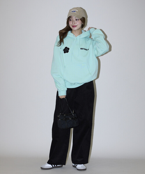 MARY QUANT(マリークワント)の「MARY QUANT × PUBLUX/マリークワント <ユニセックス>別注 裏起毛 フーディー ロゴ スウェット(パーカー) 限定展開(パーカー・メンズ・サックスブルー/ブラウン/ブラック/グレー・MEDIUM/SMALL/LARGE)」の8枚目の写真